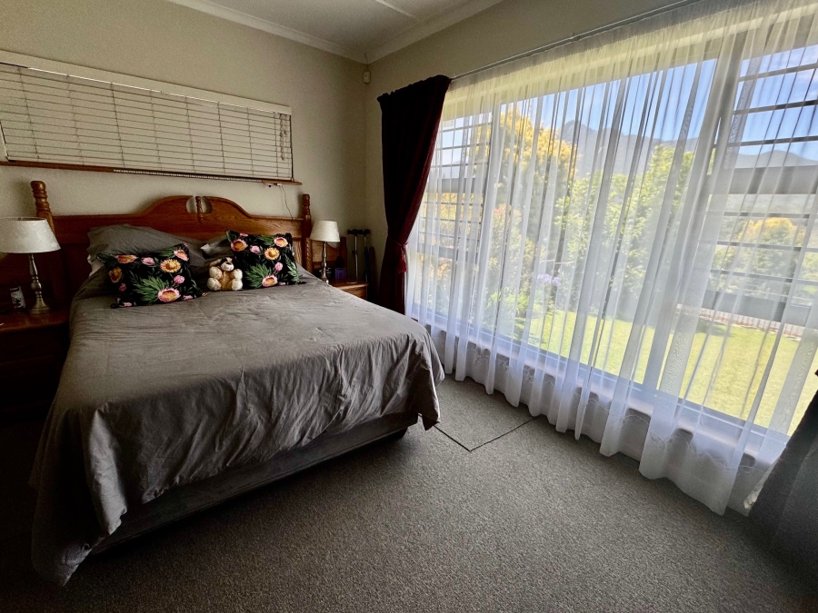 4 Bedroom Property for Sale in Denver Park Western Cape